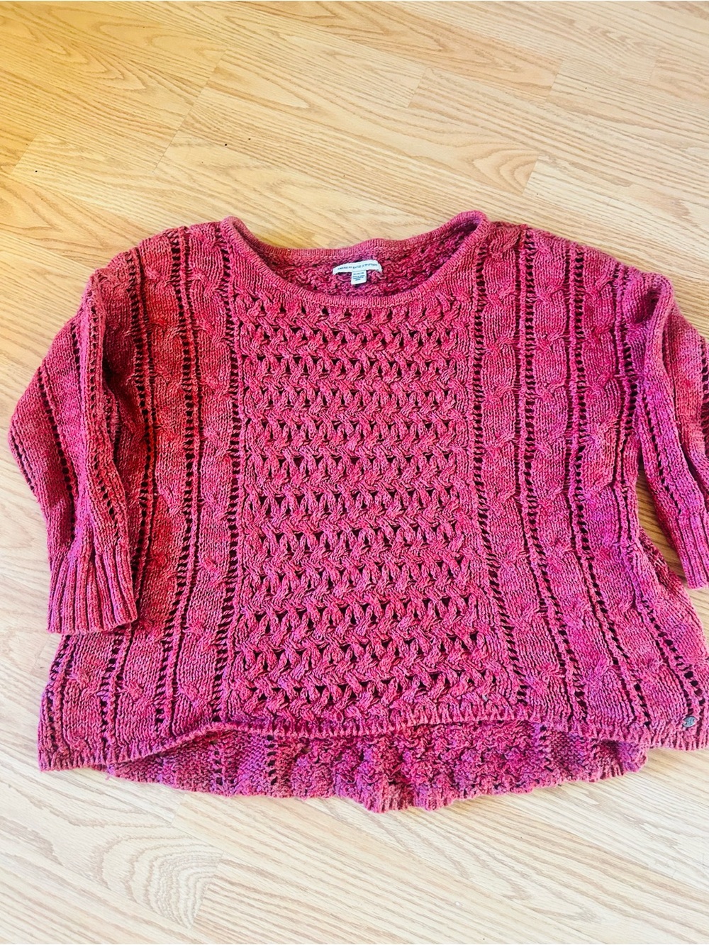 AE Outfitter Open-Knit Raspberry Pink sz M - Picture 2 of 3
